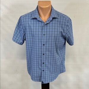 UNTUCKit short sleeve button down shirt.  M